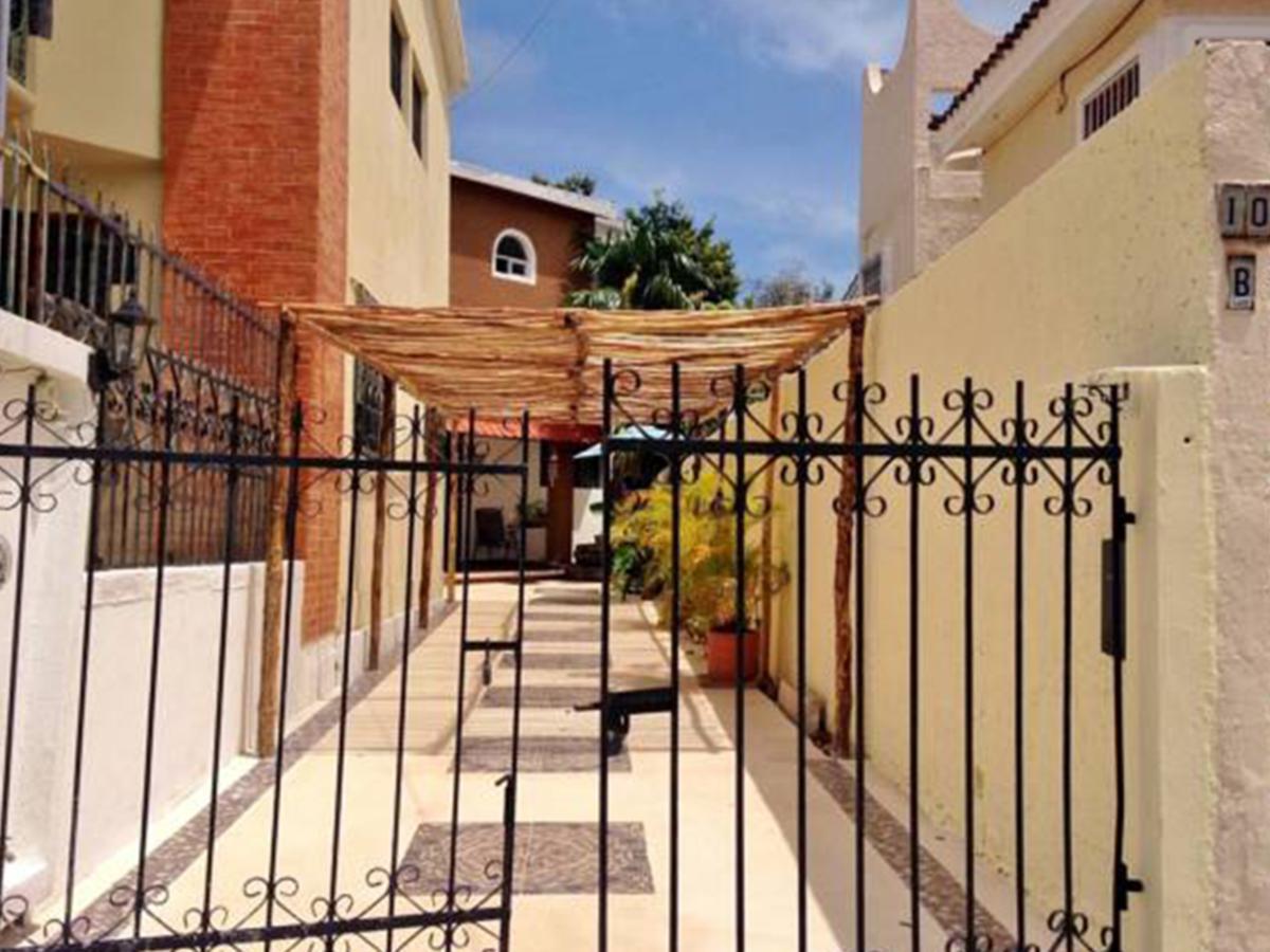 Los Caracoles Bed & Breakfast Cancun Exterior photo